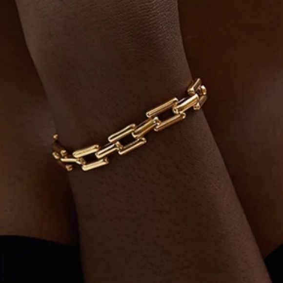 New 18k gold plated square cuban link chain bracelet - Picture 1 of 12